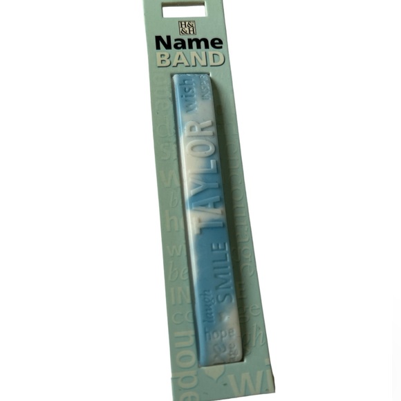 NWT🌟H&&H💫 TAYLOR Blue Name Band Rubber Bracelet - Picture 1 of 7